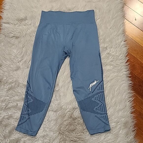 Pink by victoria secret gray cutout logo‎ workout capris size large - Picture 1 of 7